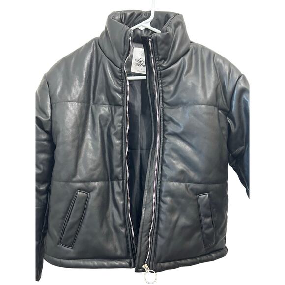 Women's Black Faux Leather Puffer Forever Flower Size Large NEW - Picture 1 of 5